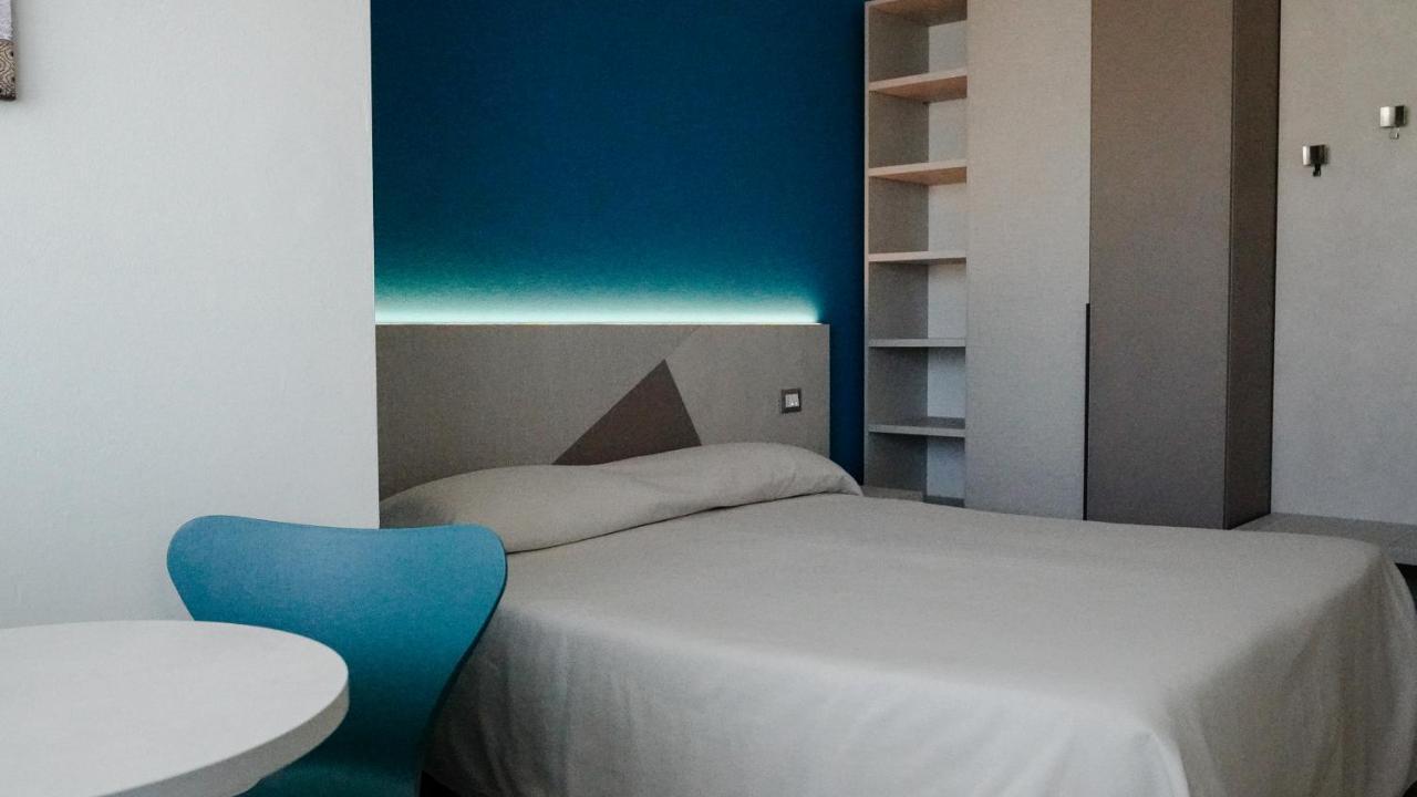 Hotel Kaly Вентімілья Екстер'єр фото