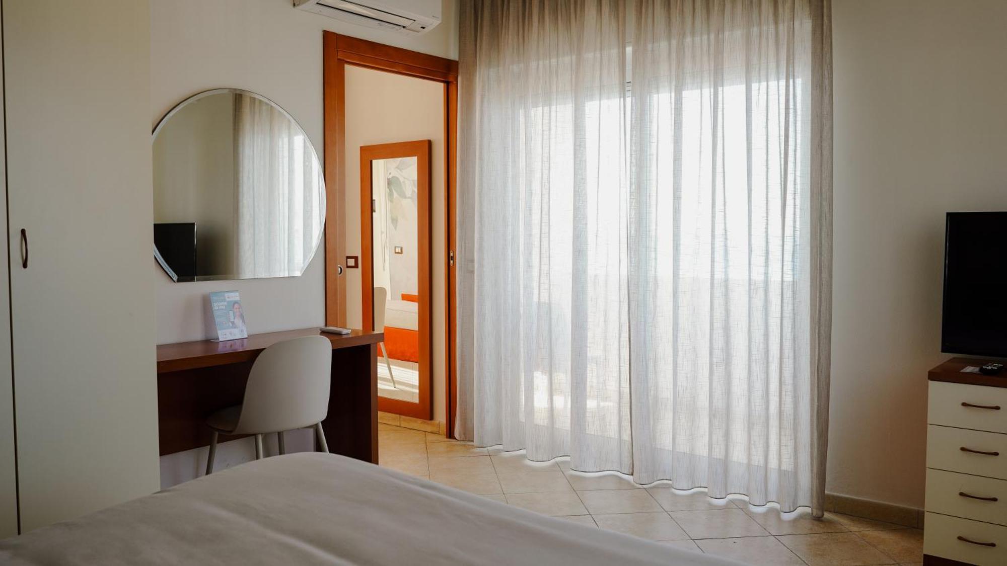 Hotel Kaly Вентімілья Номер фото