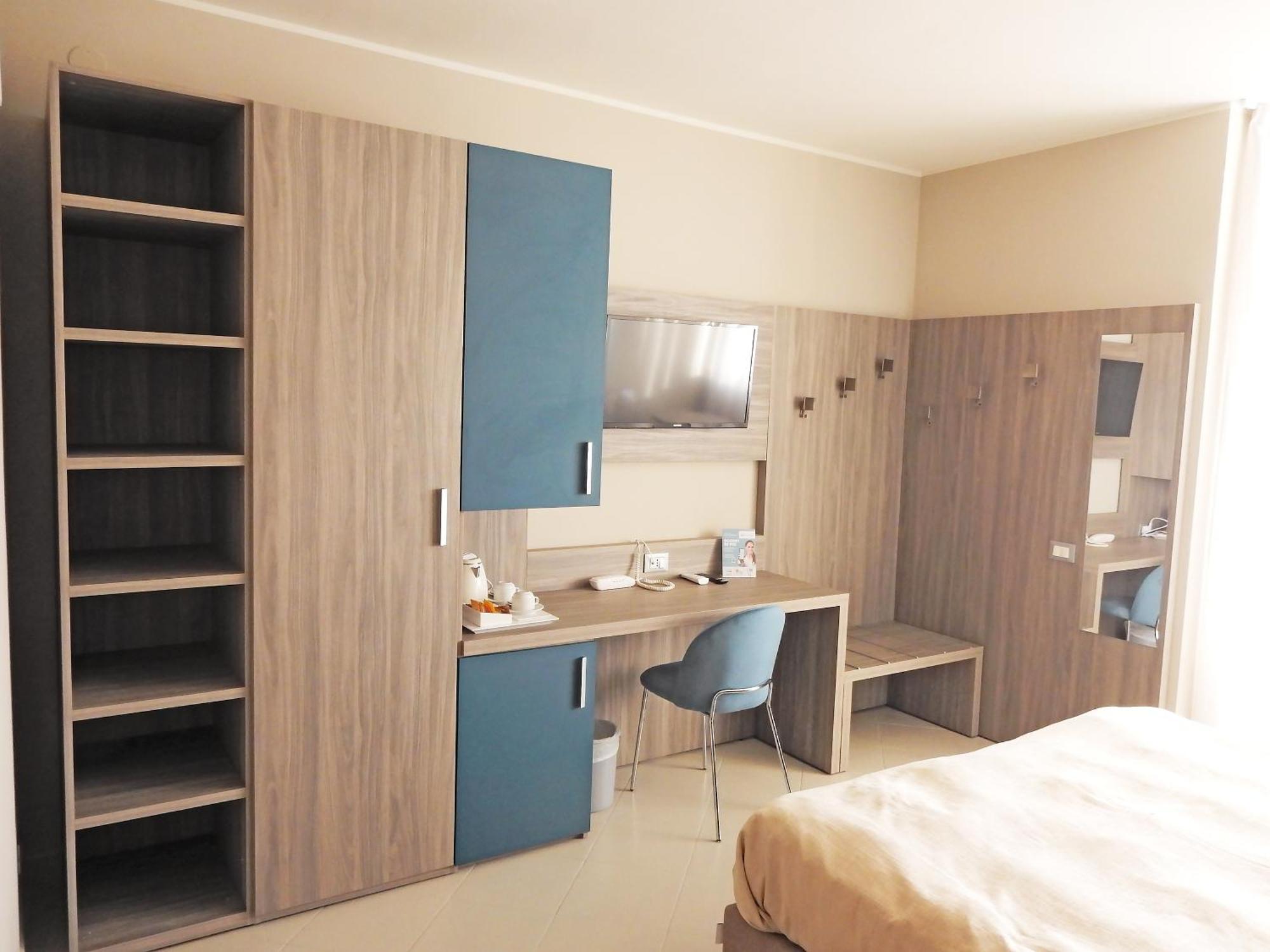 Hotel Kaly Вентімілья Екстер'єр фото